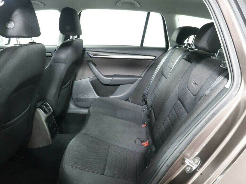 Skoda Octavia 1.8 РКПП, 2015, 99 000 км фото 6