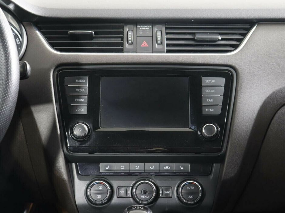 Skoda Octavia 1.8 РКПП, 2015, 99 000 км фото 8