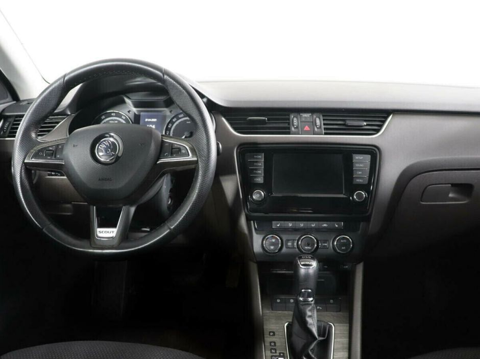 Skoda Octavia 1.8 РКПП, 2015, 99 000 км фото 9