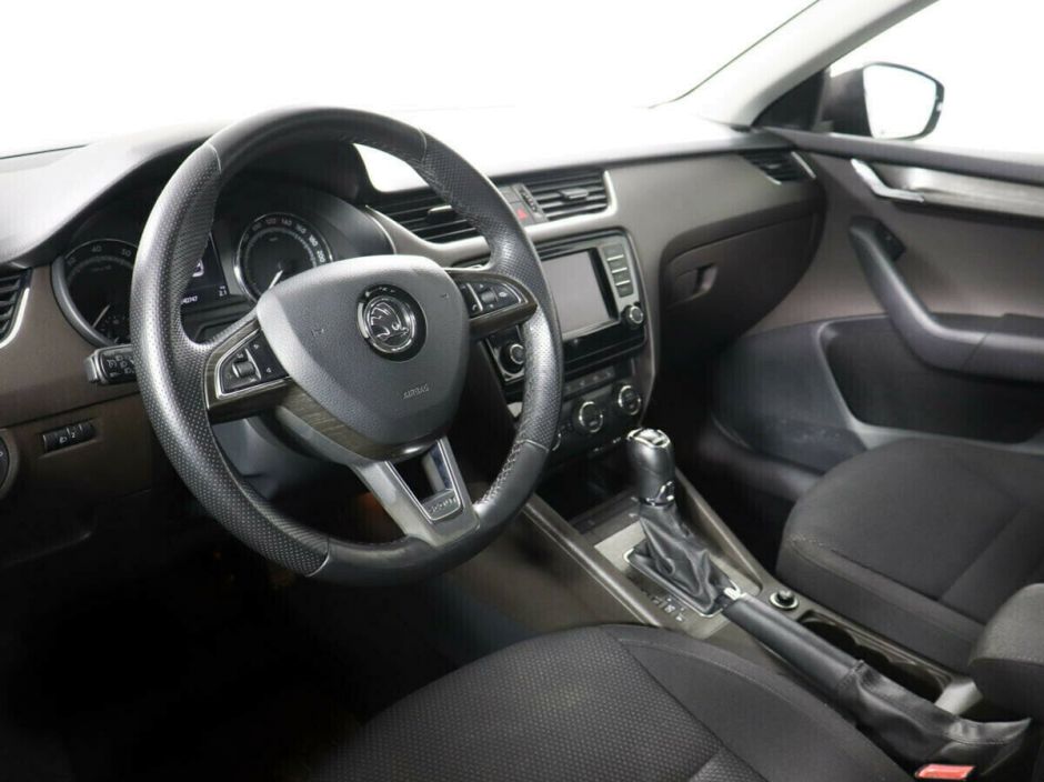 Skoda Octavia 1.8 РКПП, 2015, 99 000 км фото 10