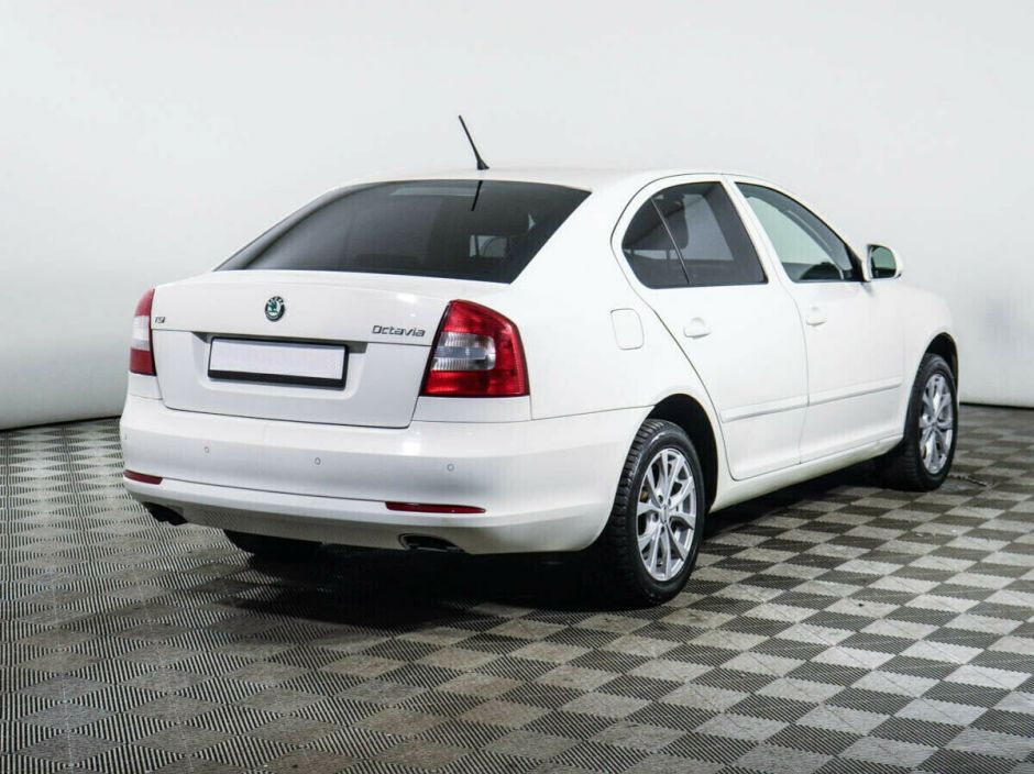 Skoda Octavia 1.8 РКПП, 2012, 144 000 км фото 3