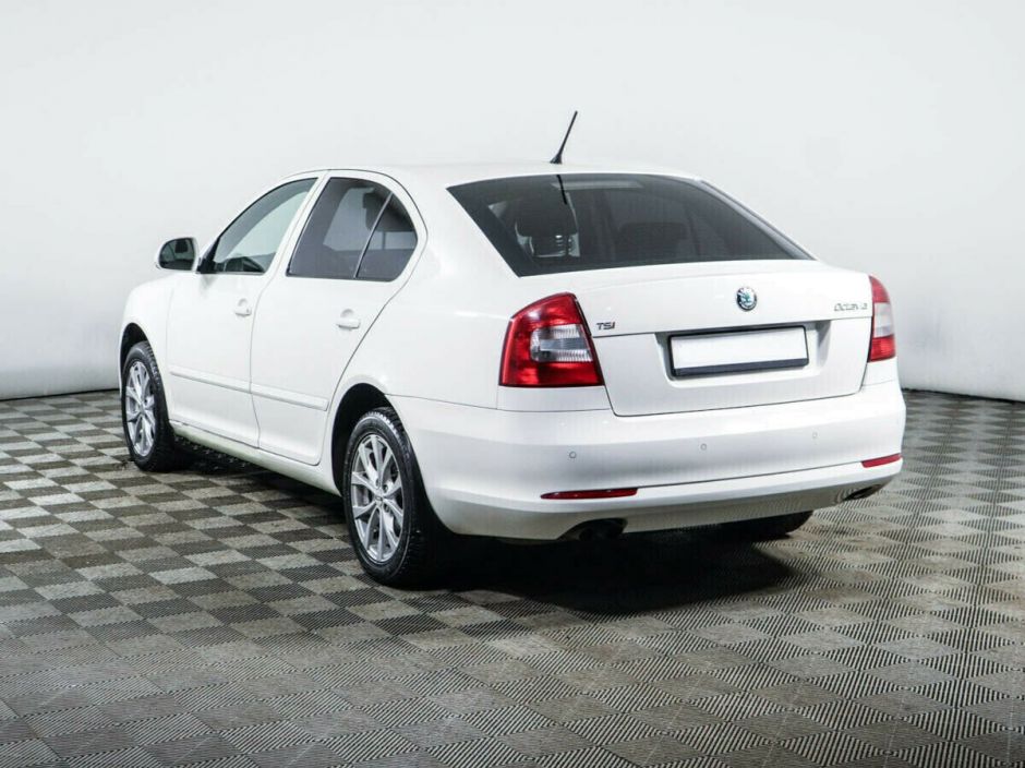 Skoda Octavia 1.8 РКПП, 2012, 144 000 км фото 4