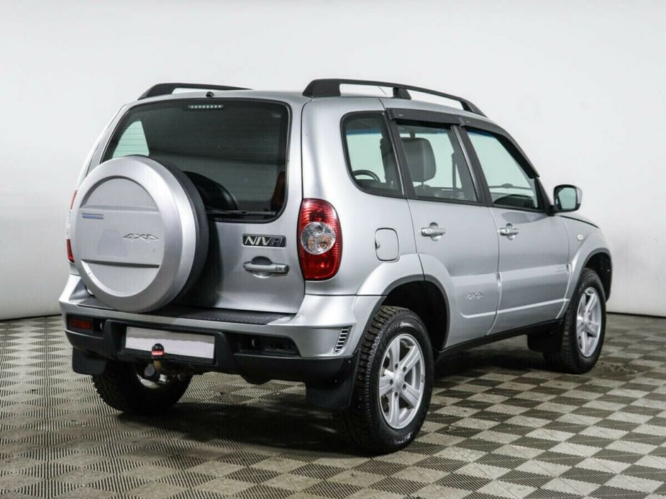 Chevrolet Niva 1.7 МКПП, 2018, 65 000 км фото 4