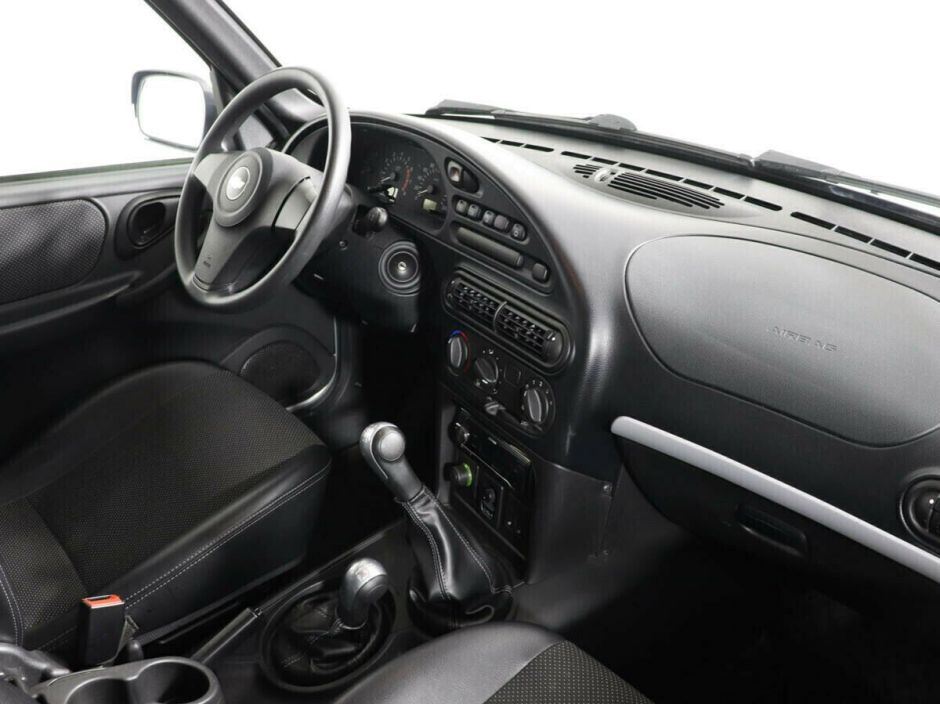 Chevrolet Niva 1.7 МКПП, 2018, 65 000 км фото 6