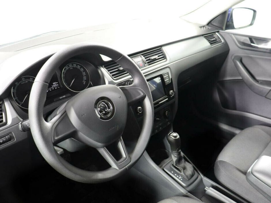 Skoda Rapid 1.6 АКПП, 2018, 60 000 км фото 8