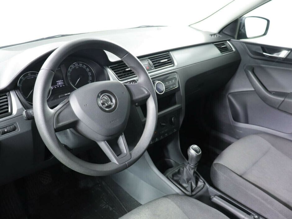 Skoda Rapid 1.6 МКПП, 2018, 71 000 км фото 5