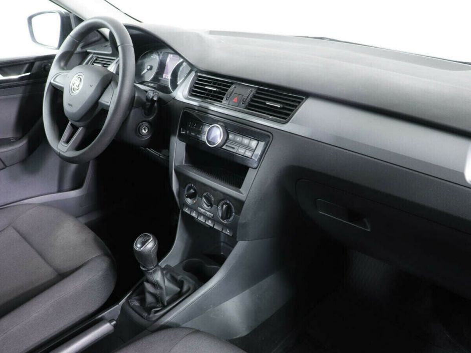 Skoda Rapid 1.6 МКПП, 2018, 71 000 км фото 7