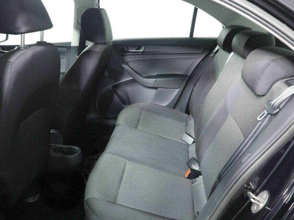 Skoda Rapid 1.6 МКПП, 2018, 71 000 км фото 9