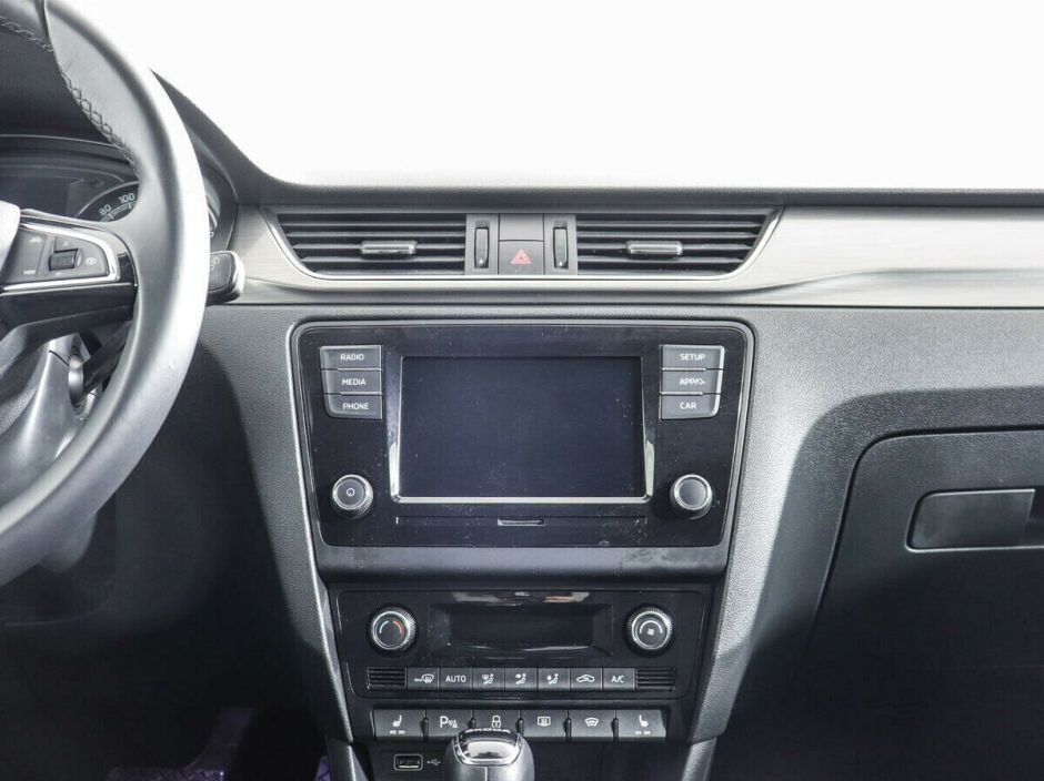 Skoda Rapid 1.4 РКПП, 2019, 50 000 км фото 6