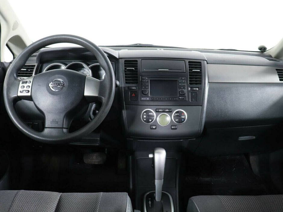 Nissan Tiida 1.6 АКПП, 2013, 120 000 км фото 6