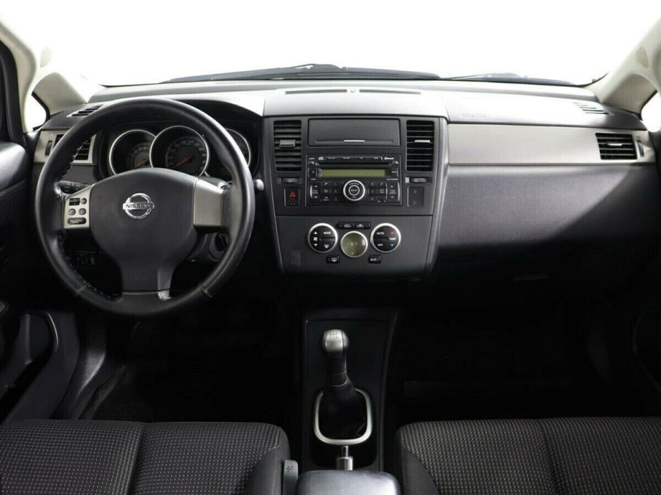 Nissan Tiida 1.6 МКПП, 2012, 134 000 км фото 8