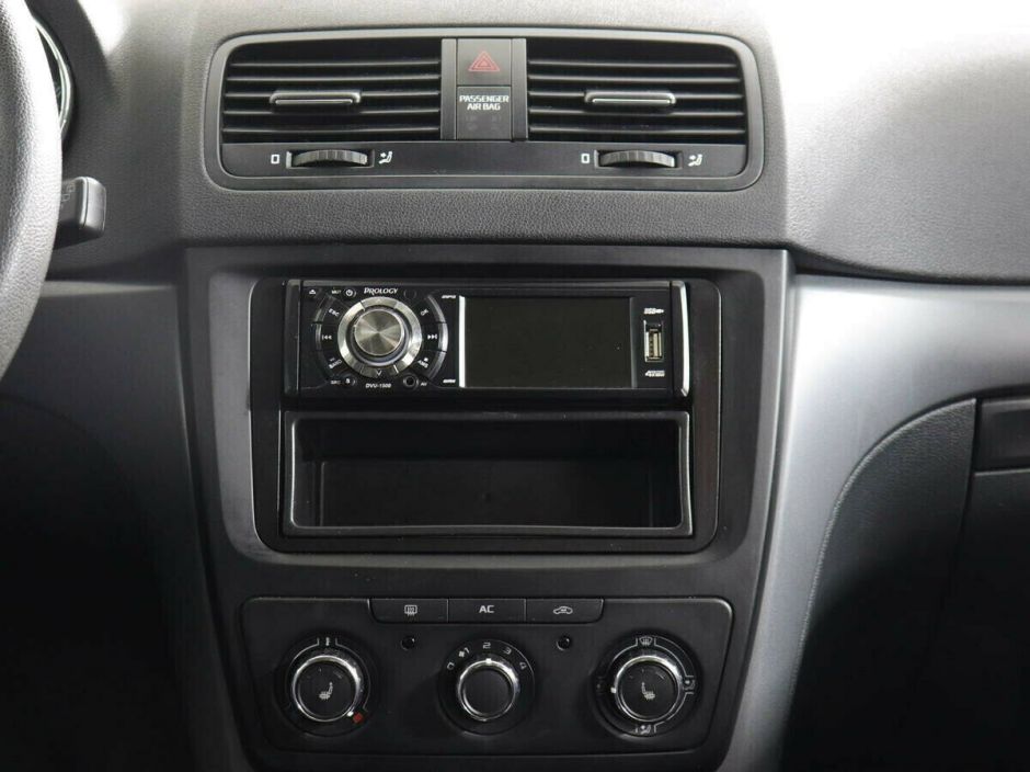 Skoda Yeti 1.2 РКПП, 2012, 136 000 км фото 7