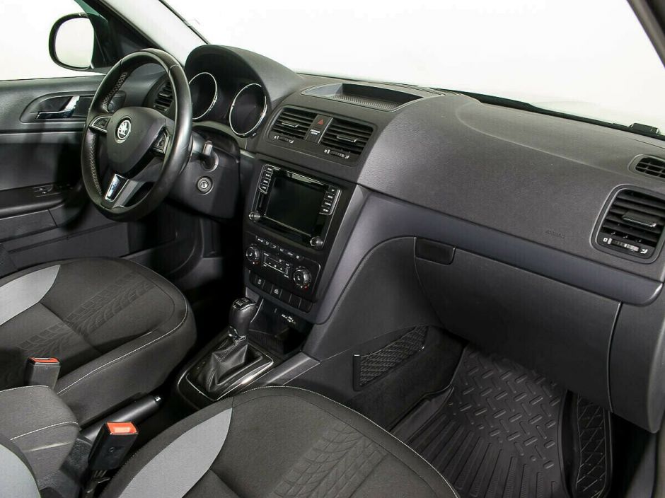 Skoda Yeti 1.8 РКПП, 2015, 102 000 км фото 8