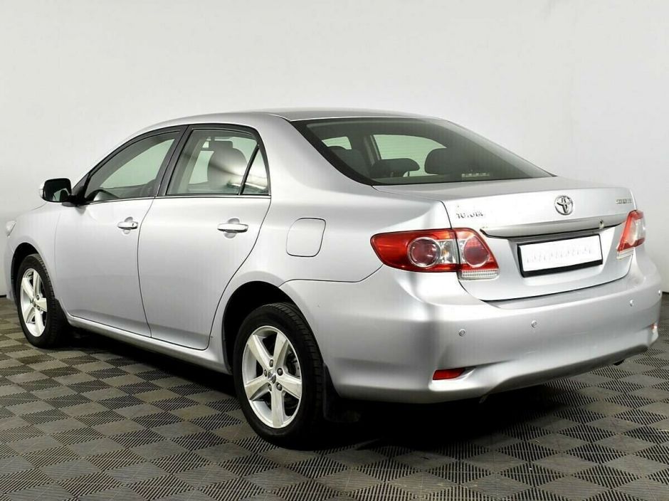 Toyota Corolla 1.6 АКПП, 2011, 147 000 км фото 3