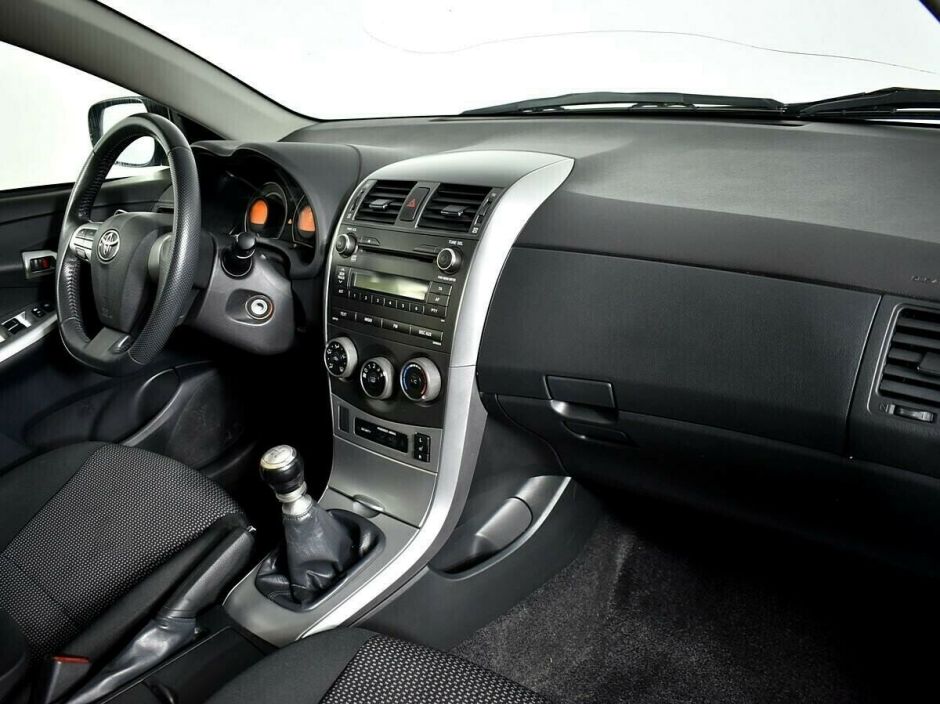 Toyota Corolla 1.6 МКПП, 2013, 121 000 км фото 5