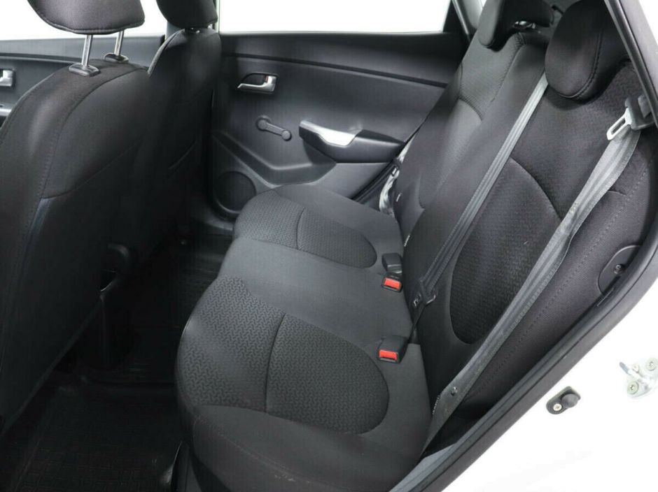 Kia Rio 1.4 МКПП, 2014, 122 000 км фото 9
