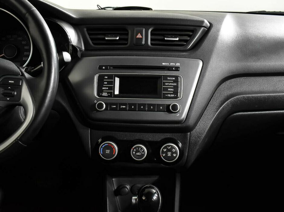 Kia Rio 1.6 АКПП, 2015, 106 000 км фото 9