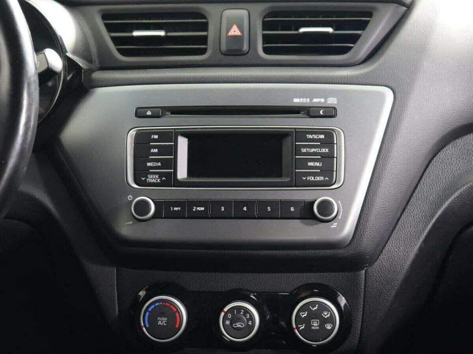 Kia Rio 1.6 АКПП, 2016, 89 000 км фото 9