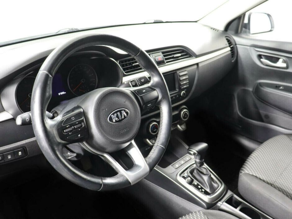 Kia Rio 1.6 АКПП, 2017, 75 000 км фото 6
