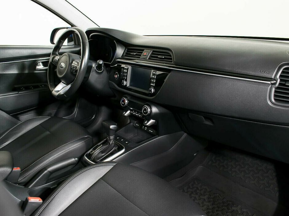 Kia Rio 1.6 АКПП, 2017, 73 000 км фото 9