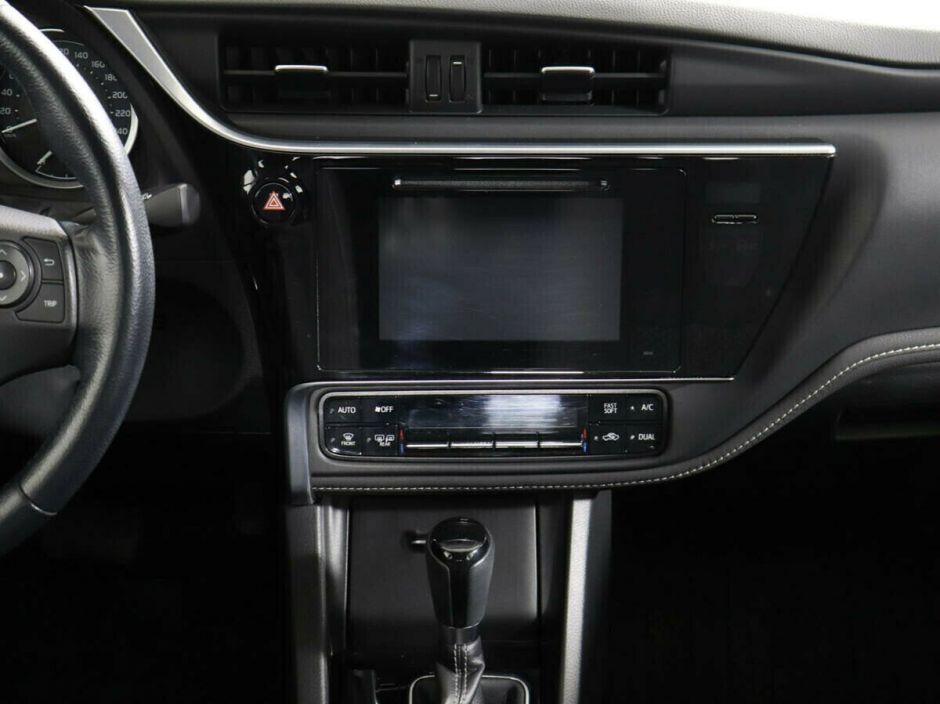 Toyota Corolla 1.6 CVT, 2017, 82 000 км фото 9