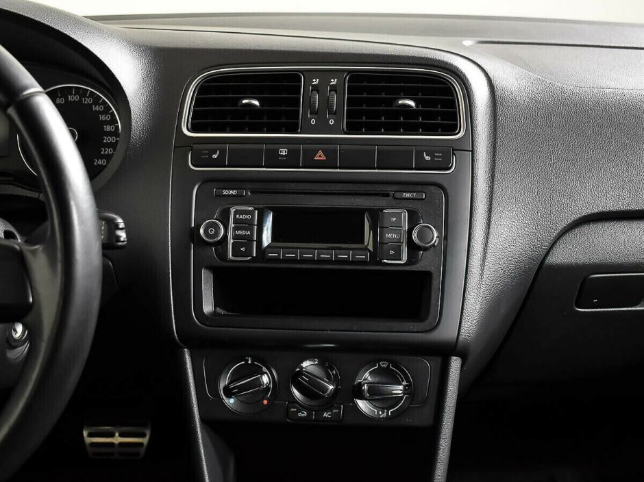 Volkswagen Polo 1.4 РКПП, 2011, 152 000 км фото 9