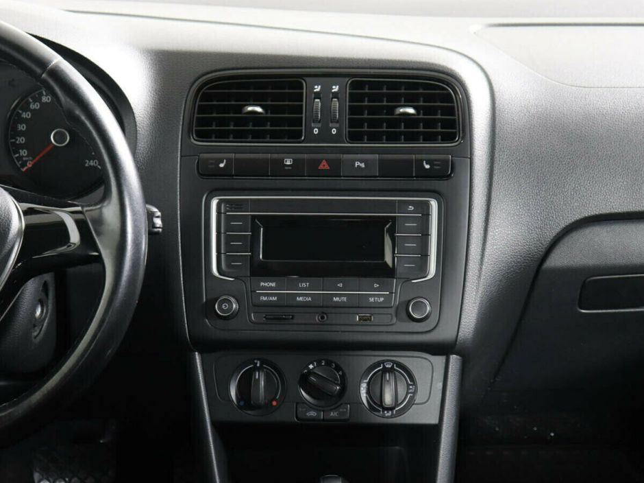 Volkswagen Polo 1.6 АКПП, 2016, 87 000 км фото 7