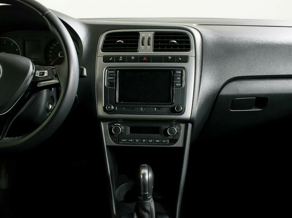 Volkswagen Polo 1.4 РКПП, 2018, 65 000 км фото 9