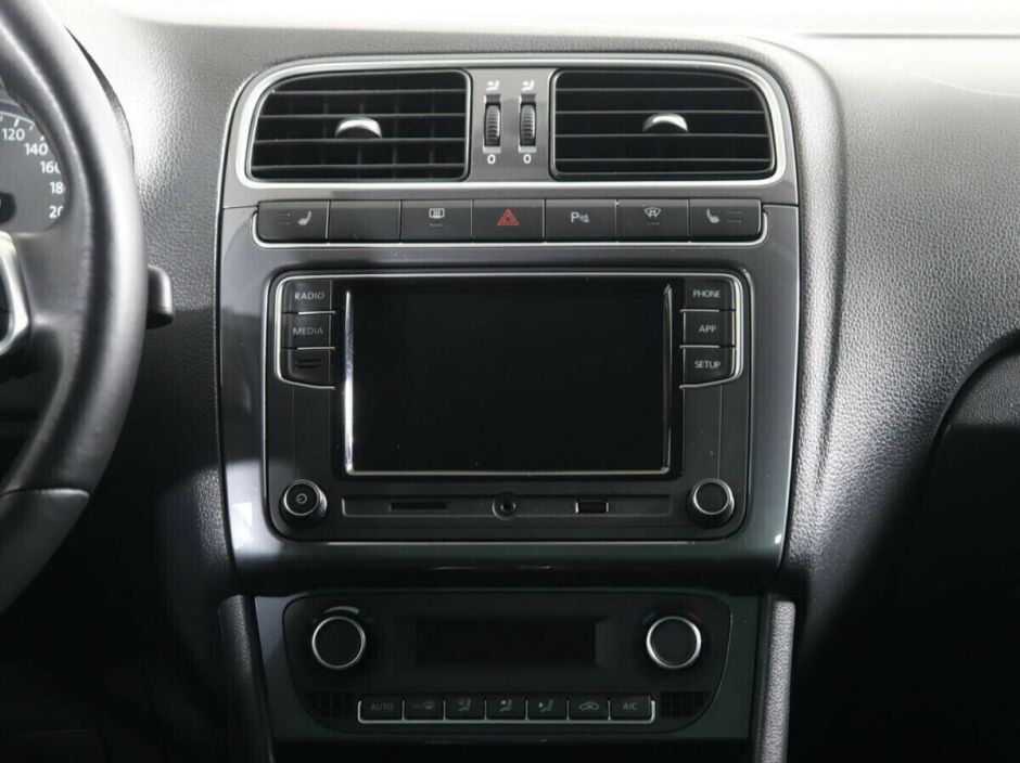 Volkswagen Polo 1.6 АКПП, 2018, 73 000 км фото 7