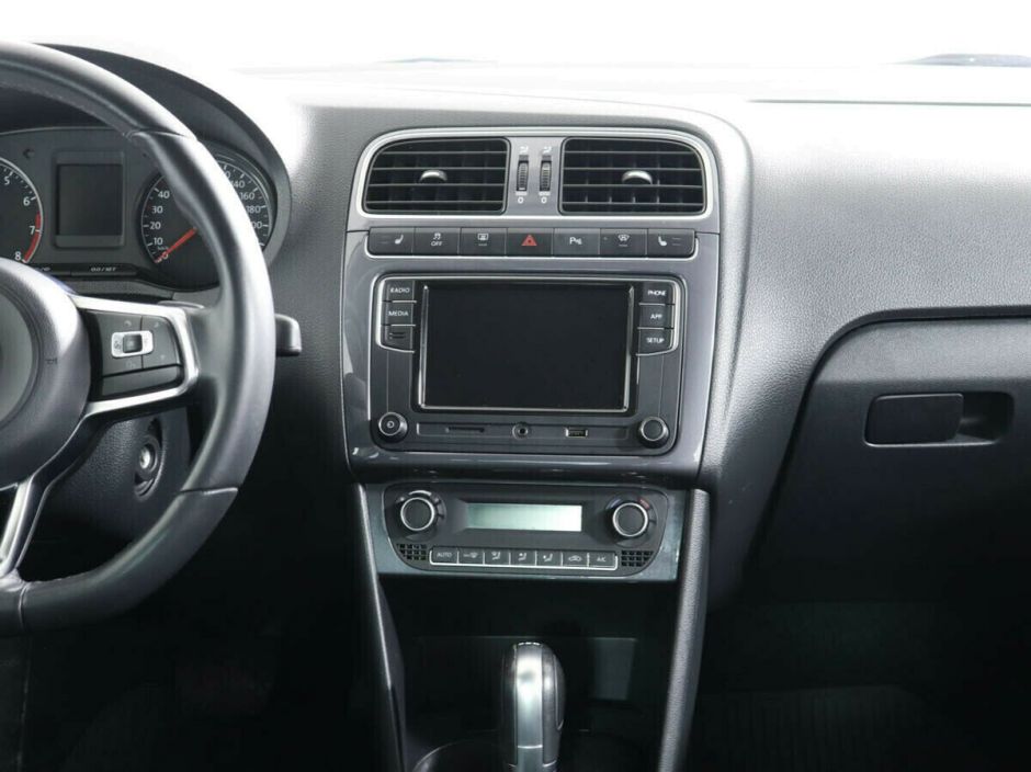Volkswagen Polo 1.4 РКПП, 2019, 55 000 км фото 9