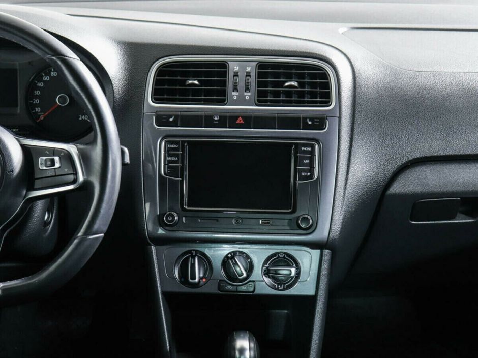 Volkswagen Polo 1.6 АКПП, 2017, 79 000 км фото 8