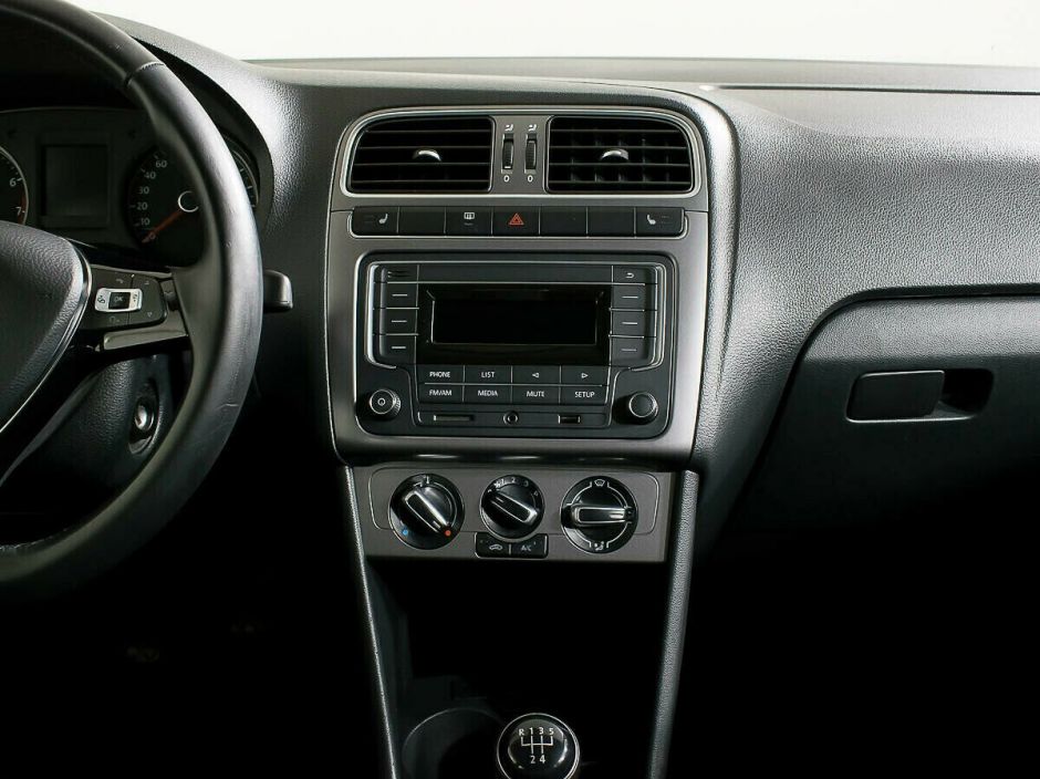 Volkswagen Polo 1.6 МКПП, 2016, 86 000 км фото 8