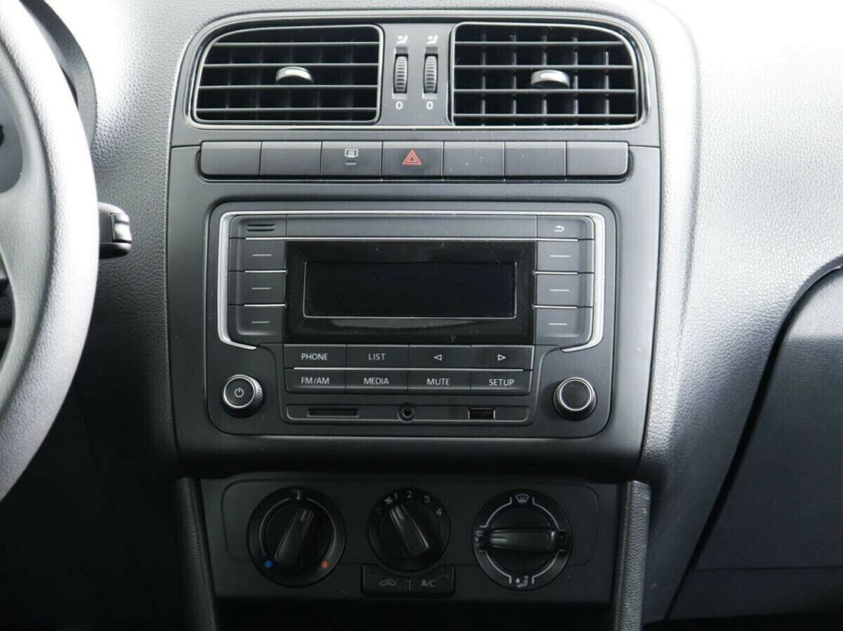 Volkswagen Polo 1.6 МКПП, 2017, 74 000 км фото 6