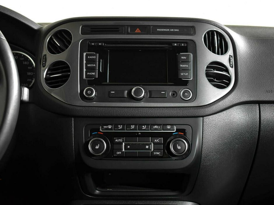 Volkswagen Tiguan 2.0 АКПП, 2012, 144 000 км фото 8