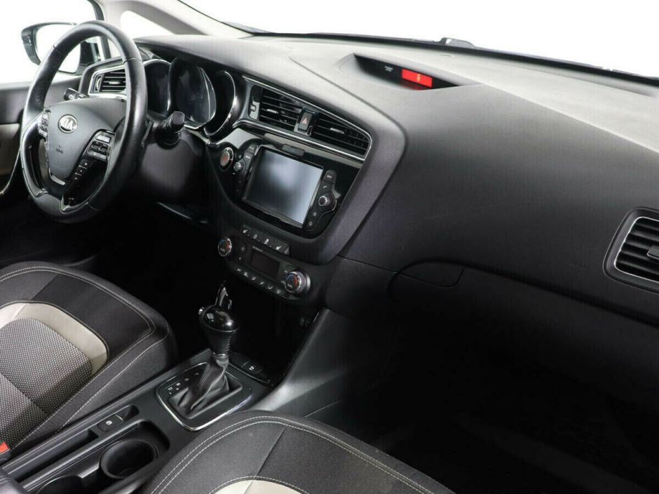 Kia Ceed 1.6 РКПП, 2016, 86 000 км фото 9