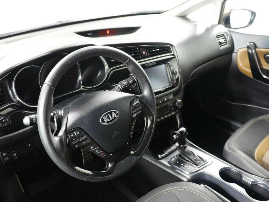 Kia Ceed 1.6 РКПП, 2018, 65 000 км фото 9