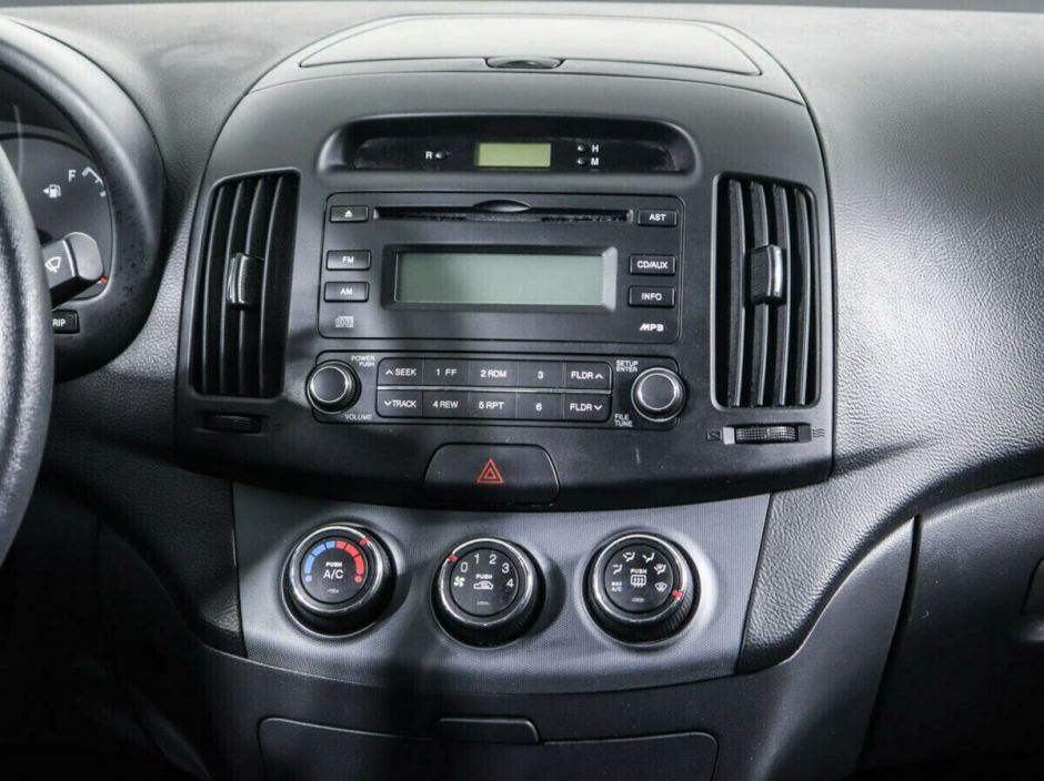 Hyundai Elantra 1.6 МКПП, 2010, 168 000 км фото 8