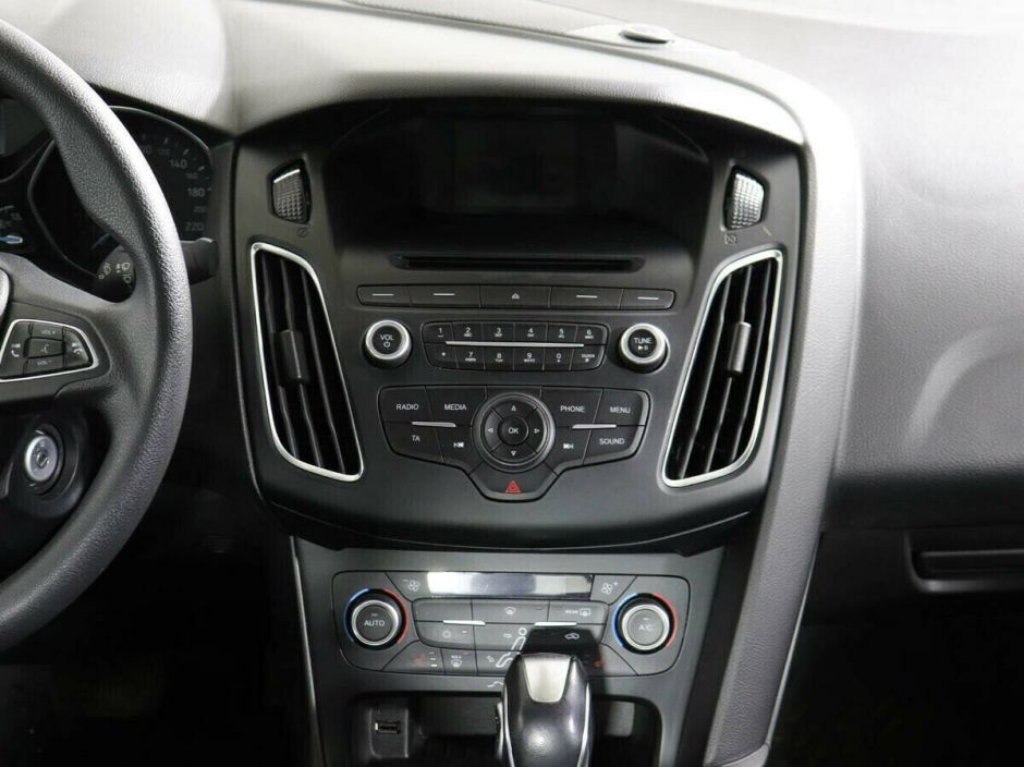 Ford Focus 1.6 РКПП, 2015, 100 000 км фото 9
