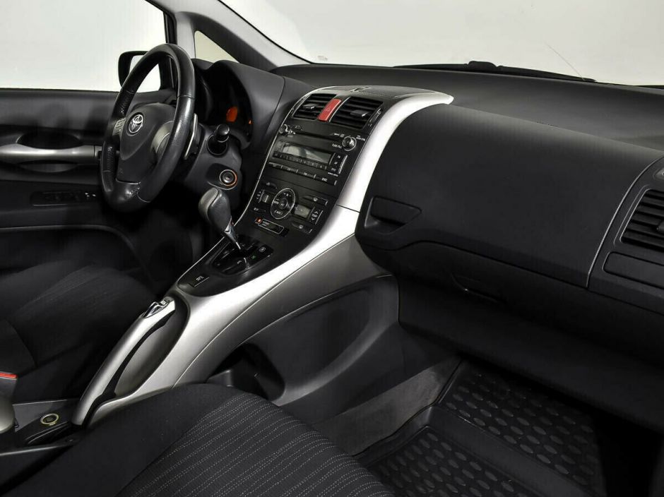 Toyota Auris 1.6 РКПП, 2008, 193 000 км фото 10