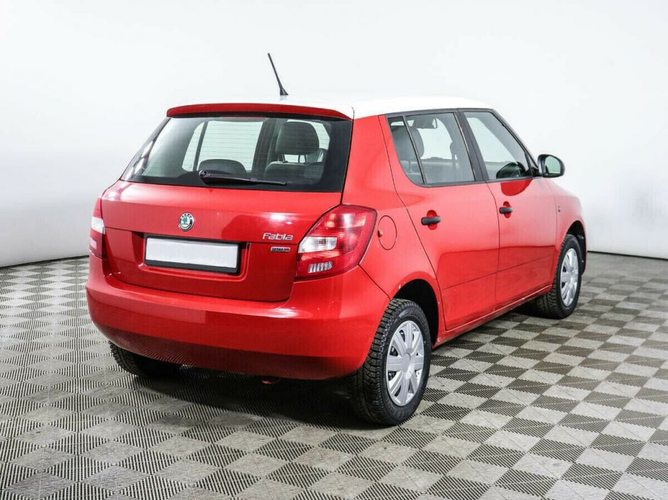 Skoda Fabia 1.2 МКПП, 2012, 141 000 км фото 3