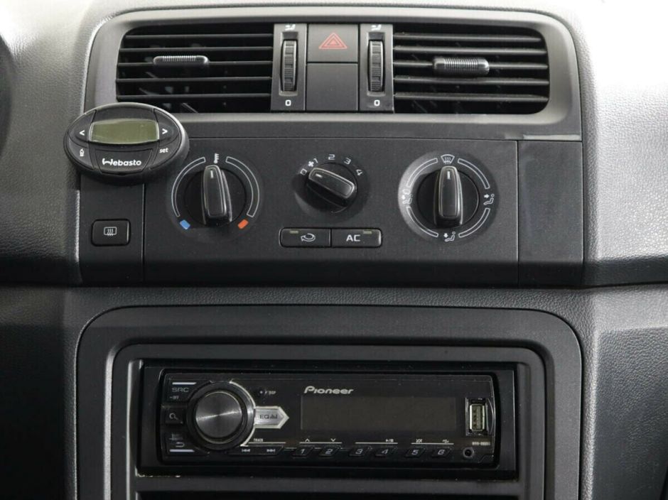 Skoda Fabia 1.6 АКПП, 2013, 130 000 км фото 6