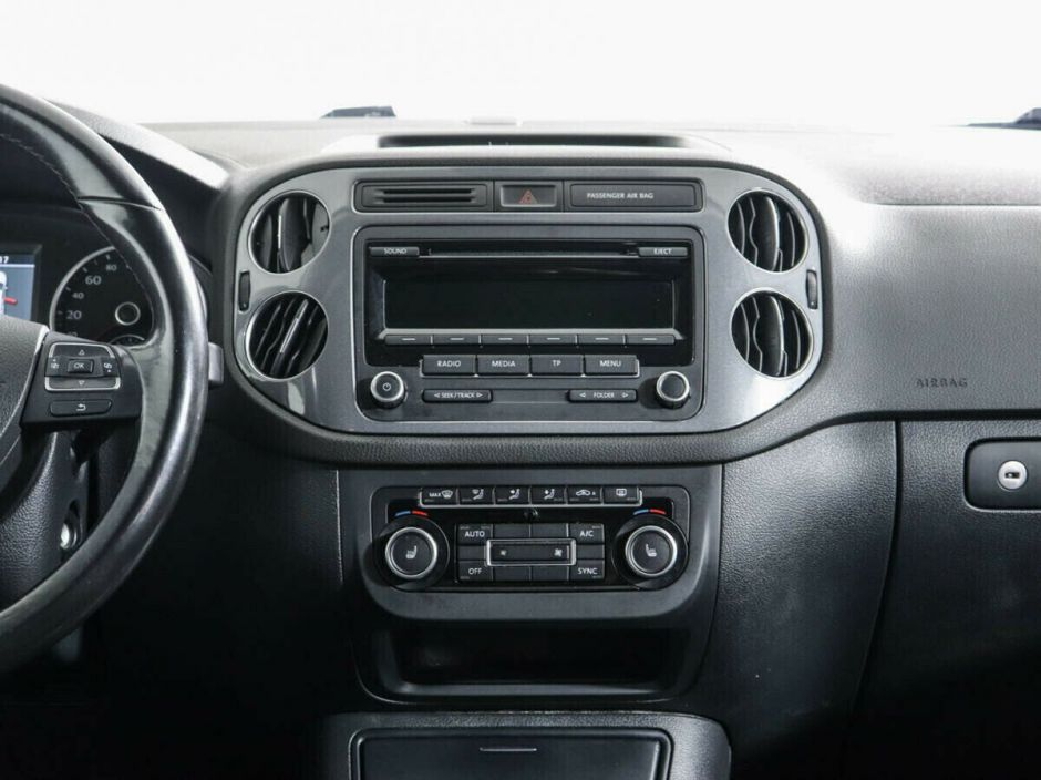 Volkswagen Tiguan 2.0 АКПП, 2012, 137 000 км фото 6