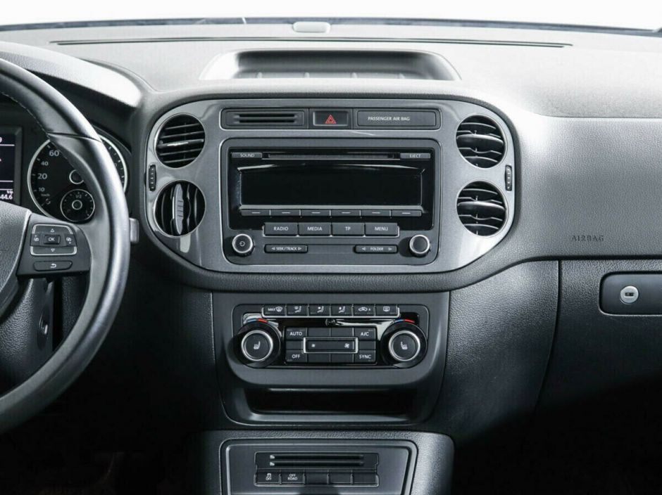 Volkswagen Tiguan 2.0 АКПП, 2012, 133 000 км фото 7