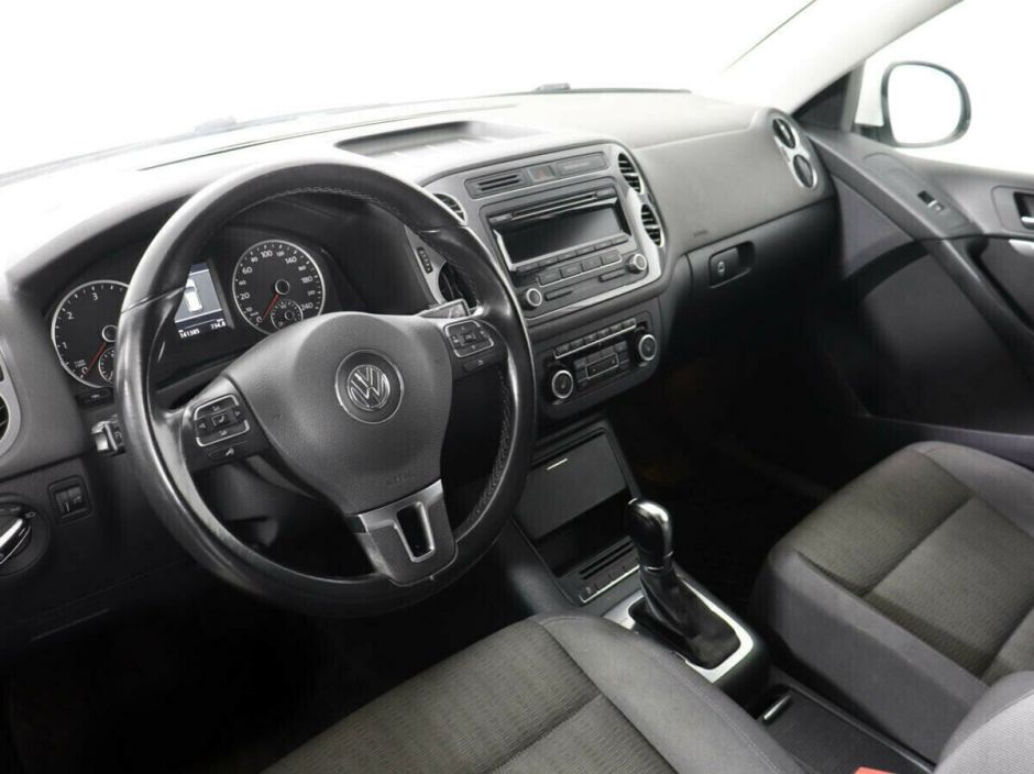 Volkswagen Tiguan 2.0 АКПП, 2013, 132 000 км фото 5