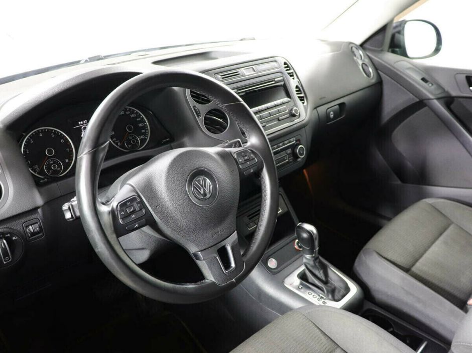 Volkswagen Tiguan 2.0 АКПП, 2012, 142 000 км фото 5