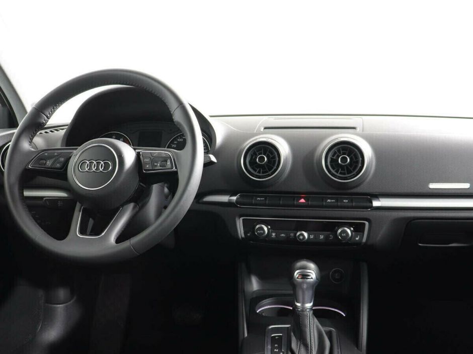 Audi A3 1.5 РКПП, 2017, 86 000 км фото 6