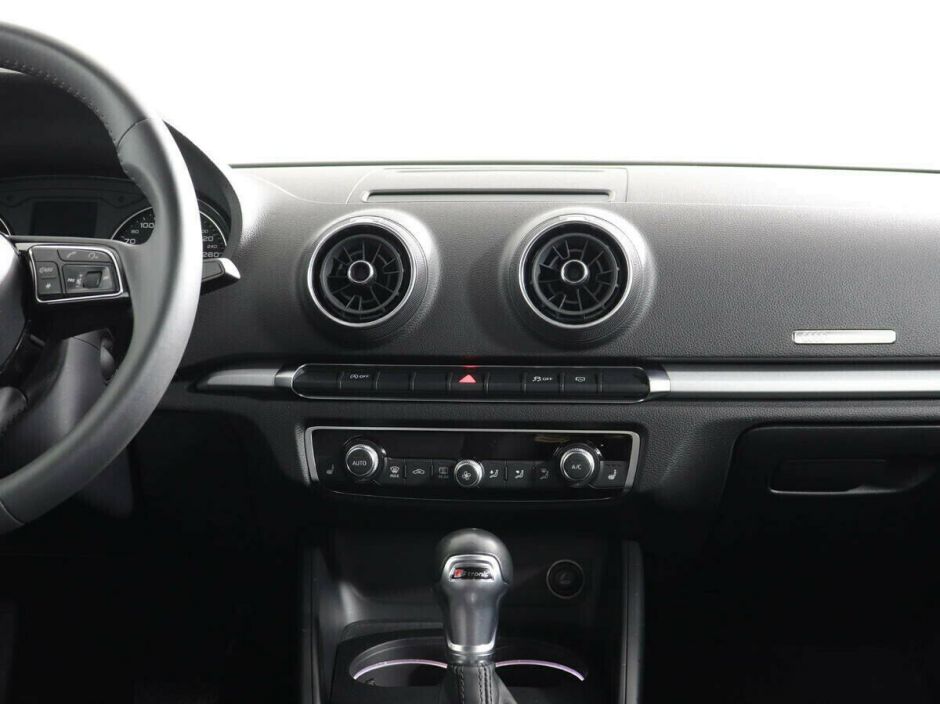 Audi A3 1.5 РКПП, 2017, 86 000 км фото 7