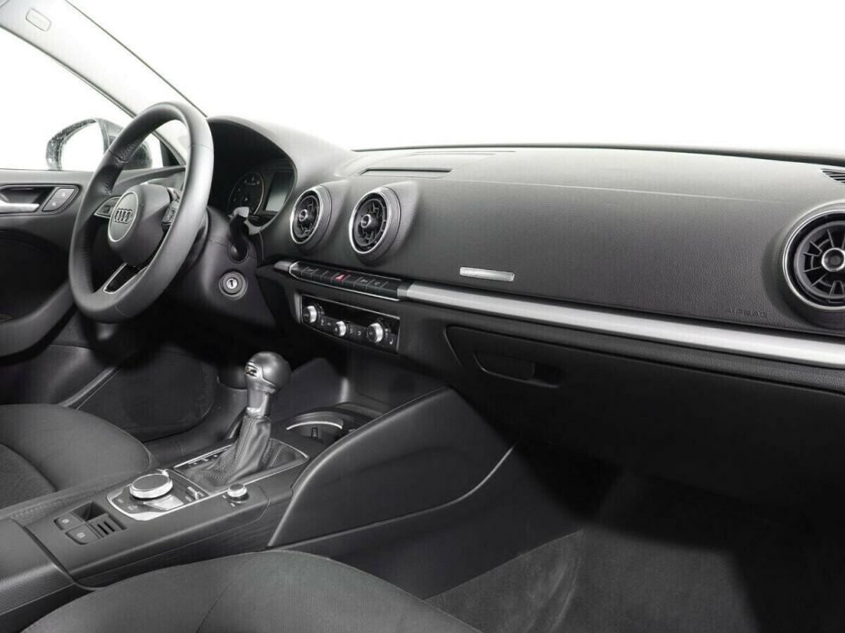 Audi A3 1.5 РКПП, 2017, 86 000 км фото 8