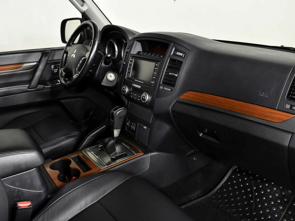 Mitsubishi Pajero 3.8 АКПП, 2007, 197 000 км фото 8