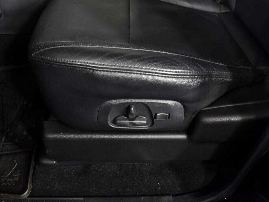 Mitsubishi Pajero 3.8 АКПП, 2007, 197 000 км фото 13